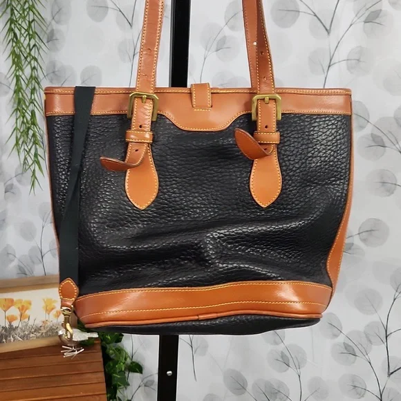 Vintage Dooney & Bourke Bucket Bag - Picture 4 of 16